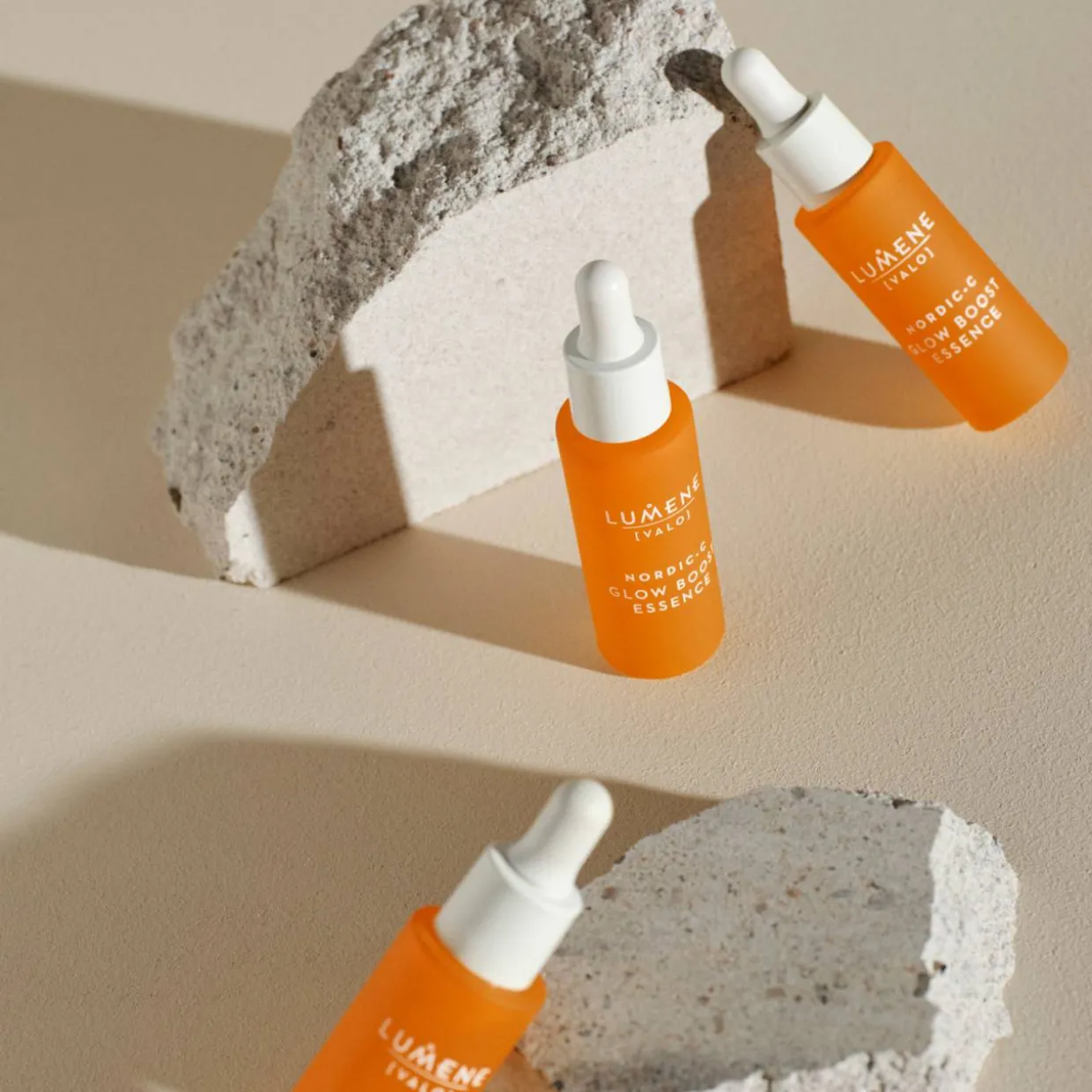 Hyaluronitiiviste Lumene VALO 30 ml Kirkastava