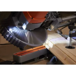 Katkaisujiirisaha Black&Decker BES700 1600W Ø216 mm