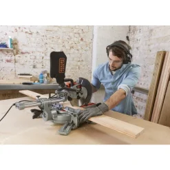 Katkaisujiirisaha Black&Decker BES700 1600W Ø216 mm