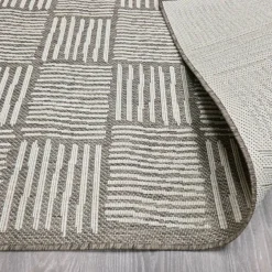 Matto Village's 200 x 290 cm Cube ruskea