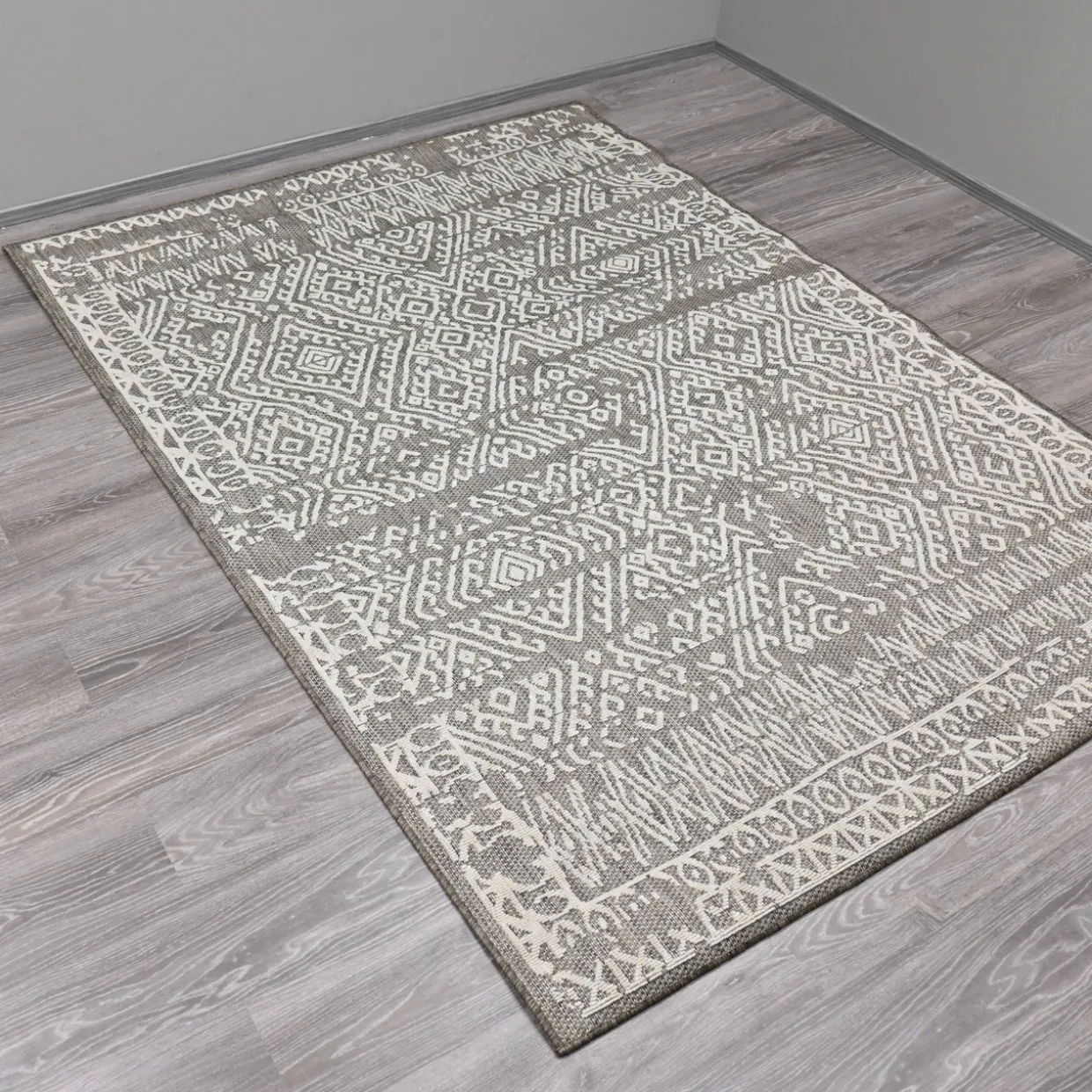 Matto Village's 160 x 230 cm Friida ruskea