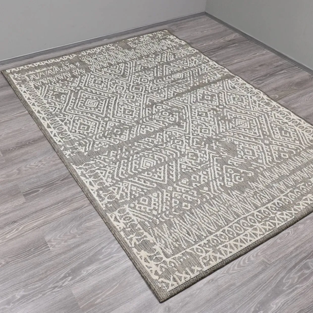 Matto Village's 80 x 300 cm Friida ruskea