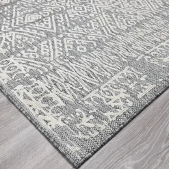 Matto Village's 80 x 300 cm Friida vaaleanharmaa