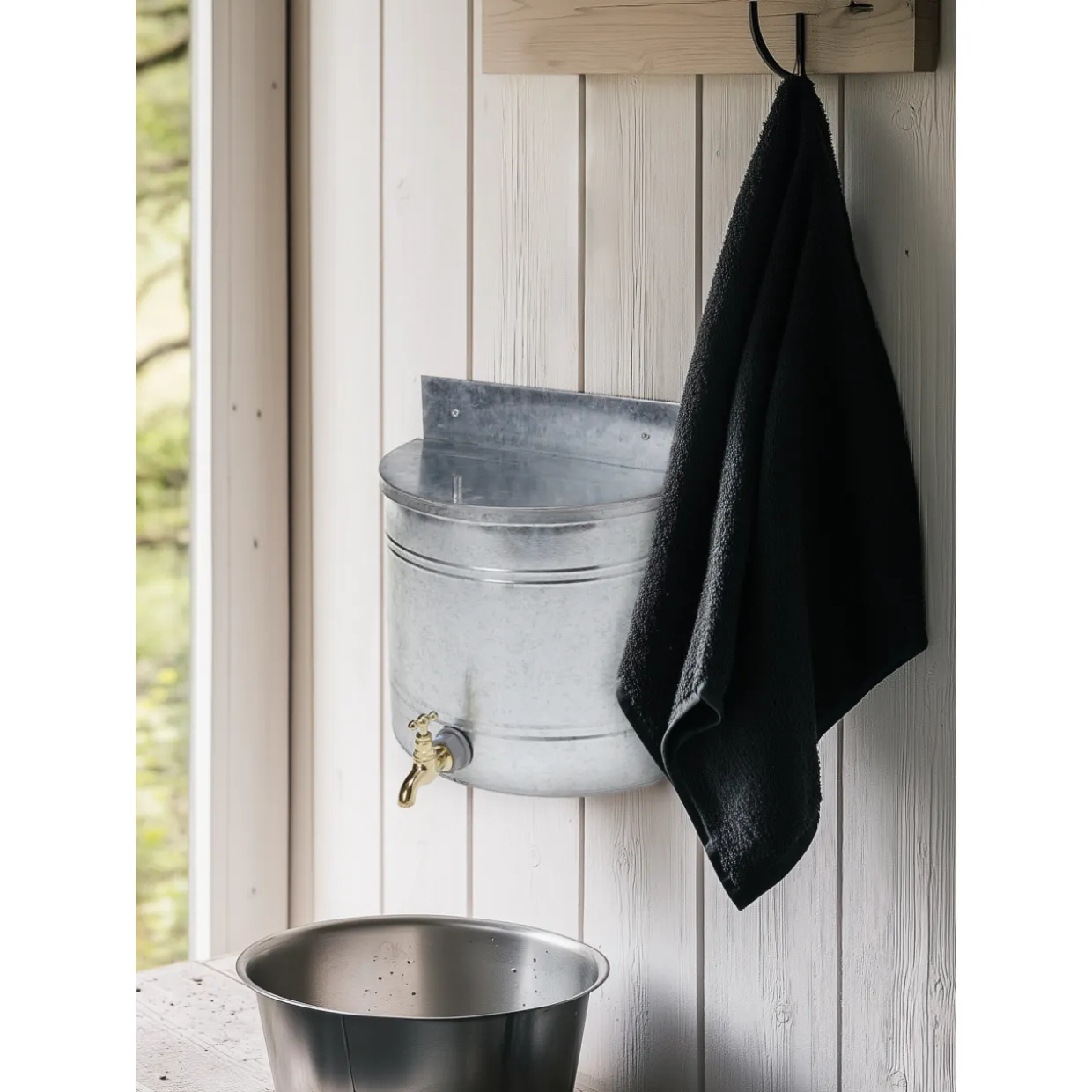 Pesusäiliö seinälle 4Living 10 l sinkki
