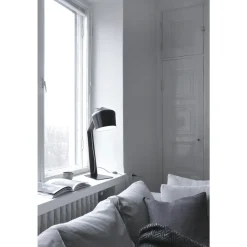 Pöytävalaisin Innolux Pasila musta