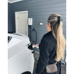 Seinälatausasema Motorwerk pr t2 11 kW 6 m