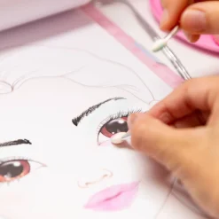Suunnittelukirja TOPModel Make-up Studio