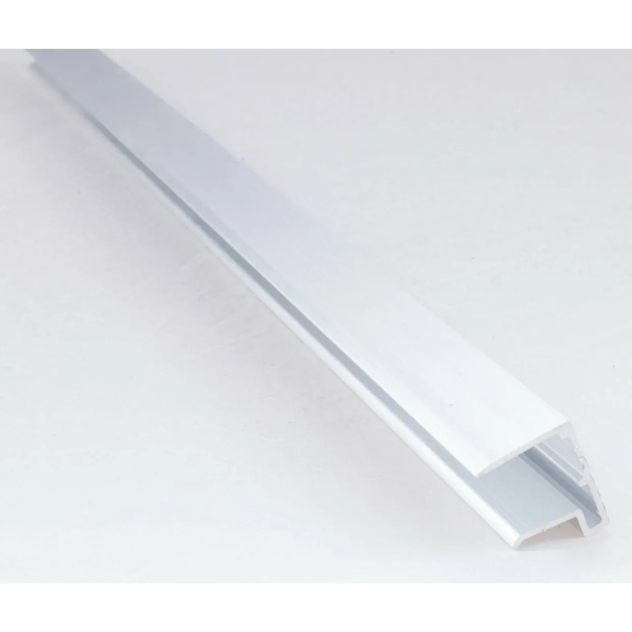U-päätelista Keraplast, 16 mm alumiini 2,5 m